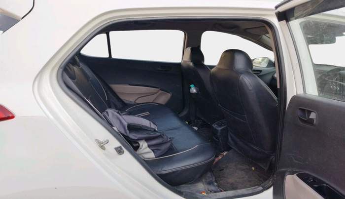 2014 Hyundai Grand i10 MAGNA 1.2 KAPPA VTVT, Petrol, Manual, 1,70,490 km, interior