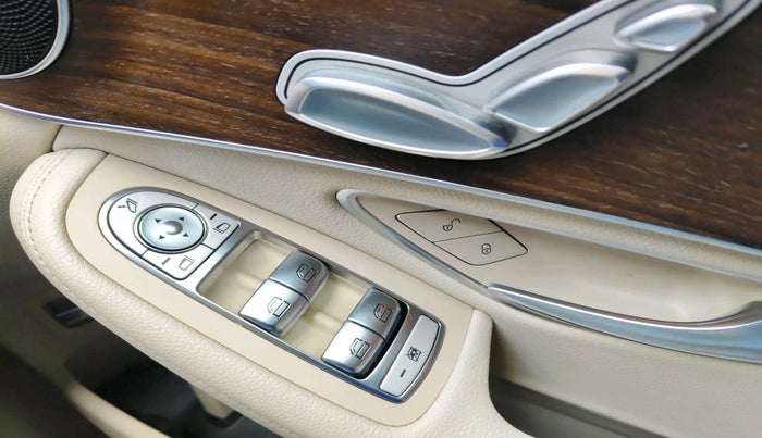 2020 Mercedes Benz GLC CLASS 200 Progressive, Petrol, Automatic, 51,026 km, interior