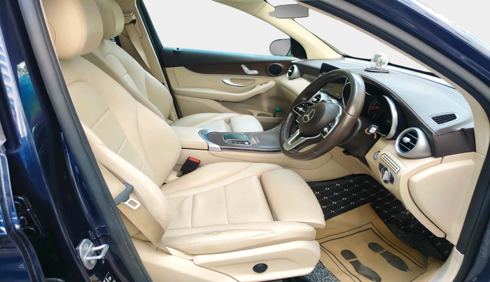 2020 Mercedes Benz GLC CLASS 200 Progressive, Petrol, Automatic, 51,026 km, interior