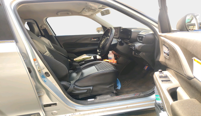 2025 Maruti Swift VXi (O) CNG, CNG, Manual, 28,057 km, interior