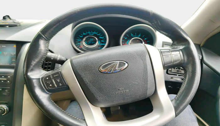 2017 Mahindra XUV500 W9, Diesel, Manual, 96,184 km, interior