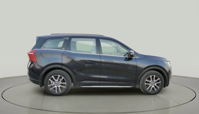 2022 Mahindra XUV700 AX 7 P AT 7 STR, Petrol, Automatic, 59,199 km, exterior