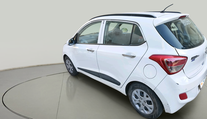 2015 Hyundai Grand i10 SPORTZ 1.2 KAPPA VTVT, Petrol, Manual, 1,43,994 km, exterior