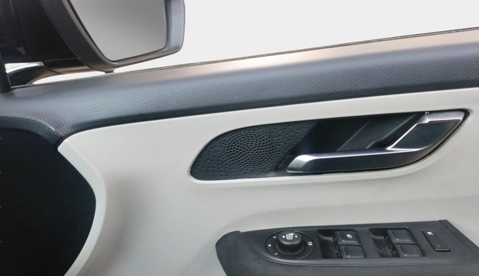 2022 Tata ALTROZ XZA, Petrol, Automatic, 25,992 km, interior