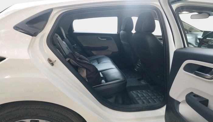 2022 Tata ALTROZ XZA, Petrol, Automatic, 25,992 km, interior