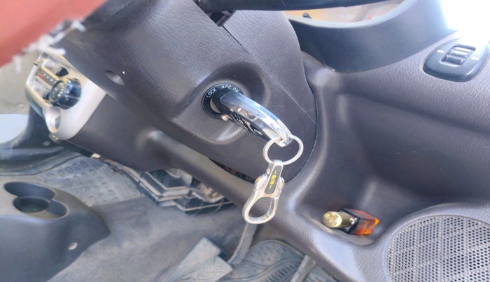 2013 Hyundai Santro Xing GLS, Petrol, Manual, 2,00,334 km, interior