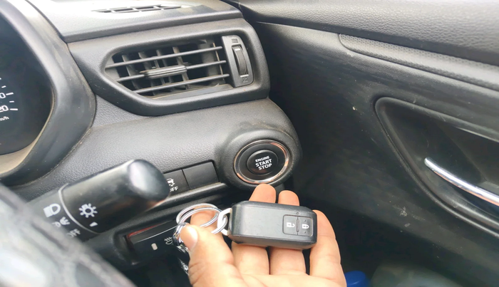 2025 Maruti Swift VXi (O) AMT, Petrol, Automatic, 32,081 km, interior