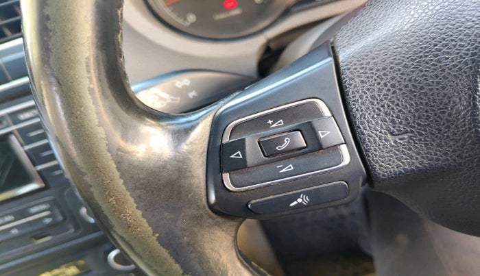 2014 Volkswagen Vento HIGHLINE DIESEL 1.6, Diesel, Manual, 1,52,154 km, interior