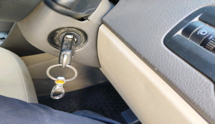 2014 Volkswagen Vento HIGHLINE DIESEL 1.6, Diesel, Manual, 1,52,154 km, interior