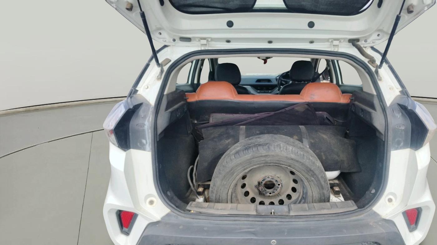 2020 Tata NEXON XM PETROL, CNG, Manual, 87,755 km, exterior