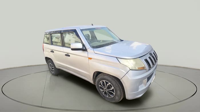 2016 Mahindra TUV300 T4, Diesel, Manual, 2,06,549 km, exterior