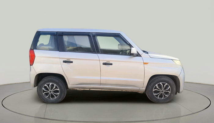 2016 Mahindra TUV300 T4, Diesel, Manual, 2,06,549 km, exterior