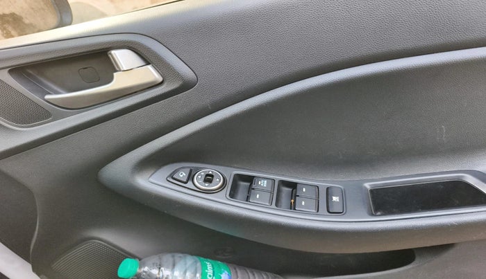 2017 Hyundai Elite i20 ASTA 1.2 DUAL TONE, Petrol, Manual, 50,048 km, interior