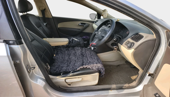 2013 Volkswagen Vento TRENDLINE DIESEL 1.6, Diesel, Manual, 1,60,870 km, interior