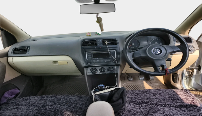 2013 Volkswagen Vento TRENDLINE DIESEL 1.6, Diesel, Manual, 1,60,870 km, interior