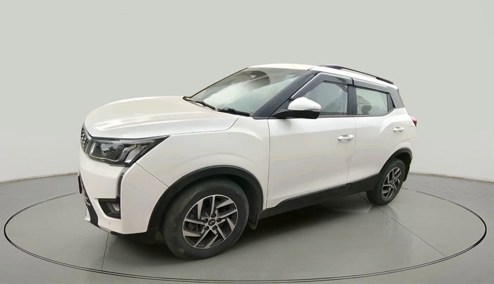 2023 Mahindra XUV300 W8 1.5 DIESEL AMT, Diesel, Automatic, 34,007 km, exterior