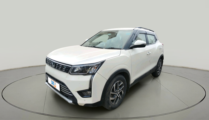 2023 Mahindra XUV300 W8 1.5 DIESEL AMT, Diesel, Automatic, 34,007 km, exterior