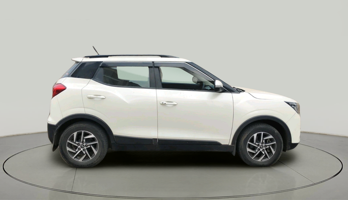 2023 Mahindra XUV300 W8 1.5 DIESEL AMT, Diesel, Automatic, 34,007 km, exterior