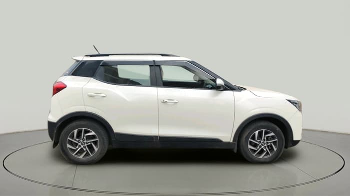 2023 Mahindra XUV300 W8 1.5 DIESEL AMT, Diesel, Automatic, 34,007 km, exterior