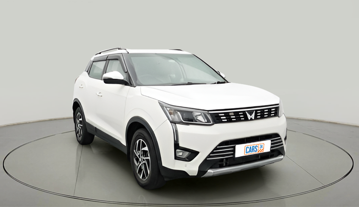 2023 Mahindra XUV300 W8 1.5 DIESEL AMT, Diesel, Automatic, 34,007 km, exterior