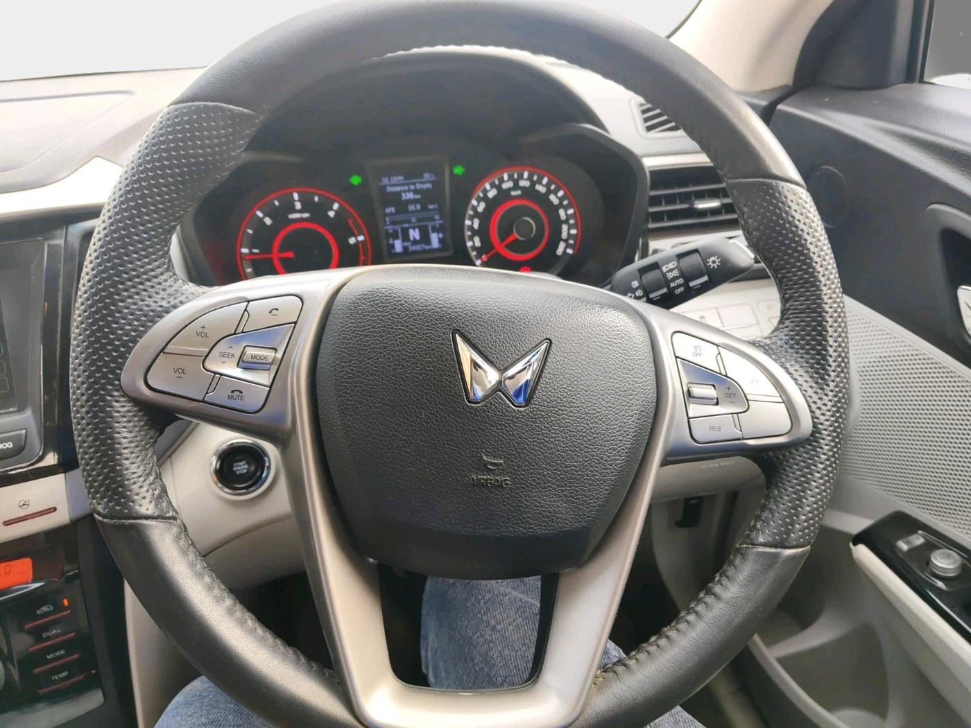 2023 Mahindra XUV300 W8 1.5 DIESEL AMT, Diesel, Automatic, 34,007 km, interior
