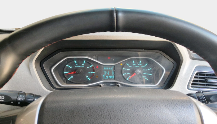 2016 Mahindra Scorpio S10, Diesel, Manual, 91,983 km, interior