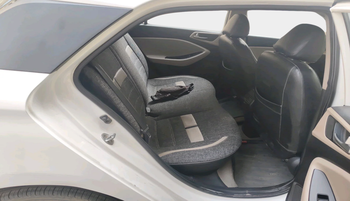 2015 Hyundai Elite i20 ASTA 1.4 CRDI, Diesel, Manual, 1,81,933 km, interior