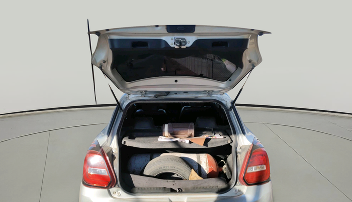 2022 Maruti Swift VXI, Petrol, Manual, 1,35,444 km, exterior