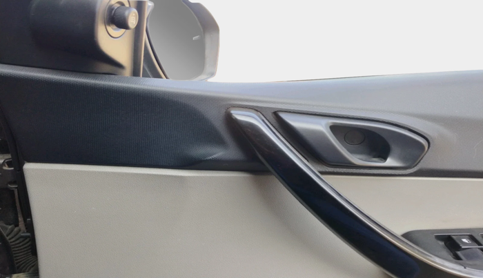 2018 Tata Tiago XT PETROL, Petrol, Manual, 1,23,880 km, interior