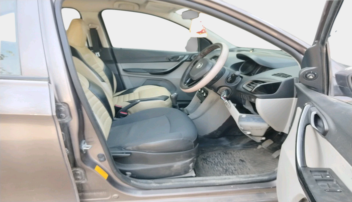 2018 Tata Tiago XT PETROL, Petrol, Manual, 1,23,880 km, interior