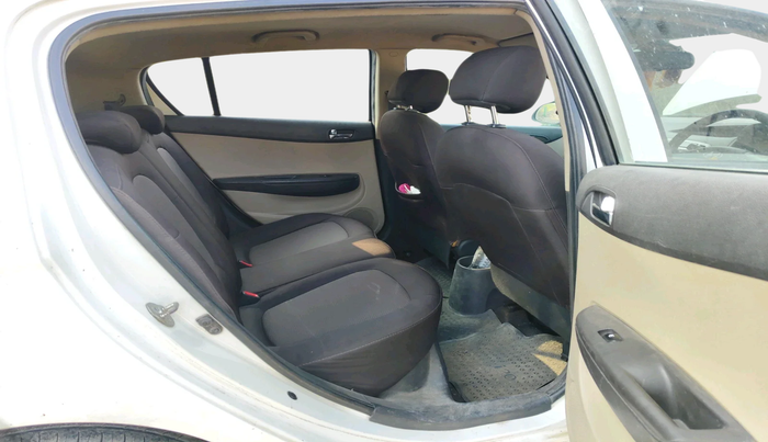 2013 Hyundai i20 SPORTZ 1.4 CRDI, Diesel, Manual, 95,541 km, interior