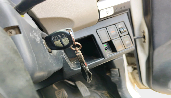 2014 Maruti Wagon R 1.0 VXI, Petrol, Manual, 81,723 km, interior