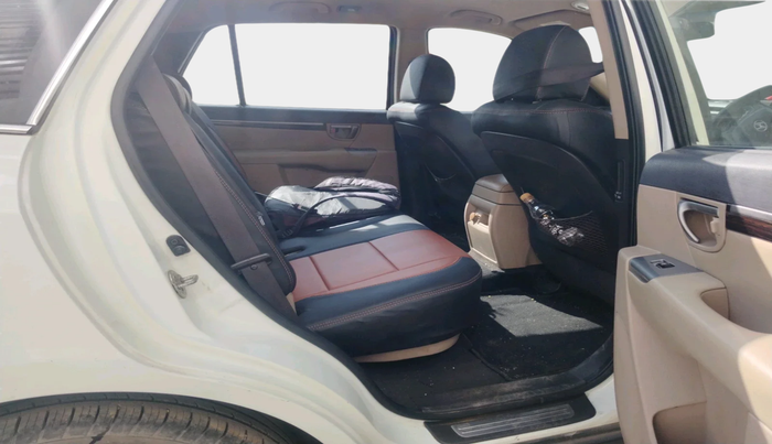 2012 Hyundai Santa Fe 2 WD, Diesel, Manual, 1,16,364 km, interior