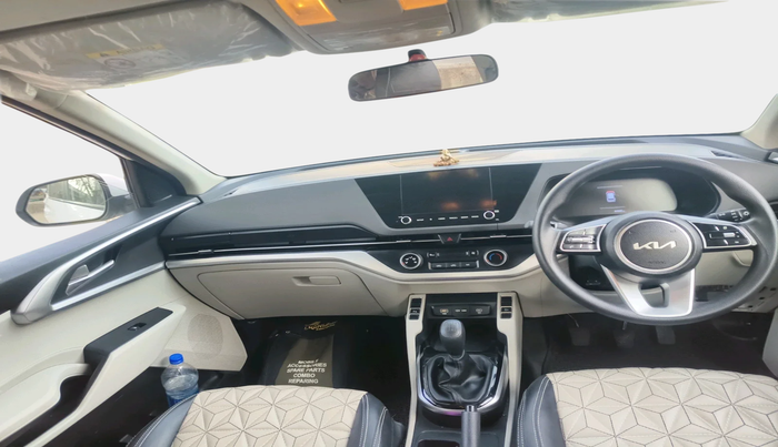 2022 KIA CARENS PRESTIGE 1.5 PETROL 7 STR, Petrol, Manual, 22,999 km, interior