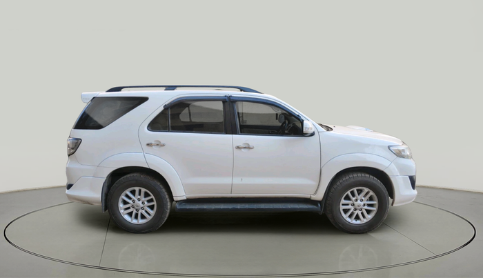 2014 Toyota Fortuner 3.0 4X2 MT, Diesel, Manual, 2,21,629 km, exterior