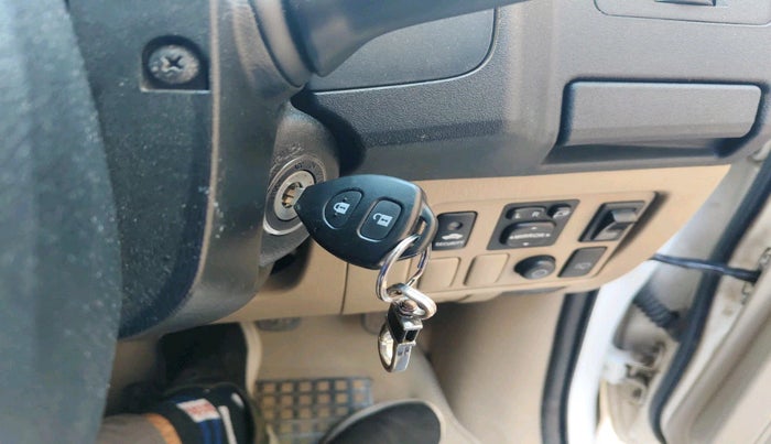 2014 Toyota Fortuner 3.0 4X2 MT, Diesel, Manual, 2,21,629 km, interior