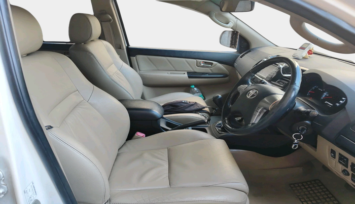 2014 Toyota Fortuner 3.0 4X2 MT, Diesel, Manual, 2,21,629 km, interior