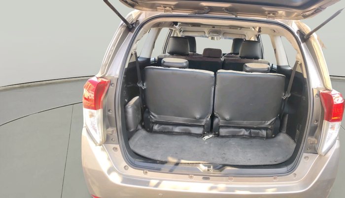 2016 Toyota Innova Crysta 2.4 VX 8 STR, Diesel, Manual, 1,07,235 km, exterior