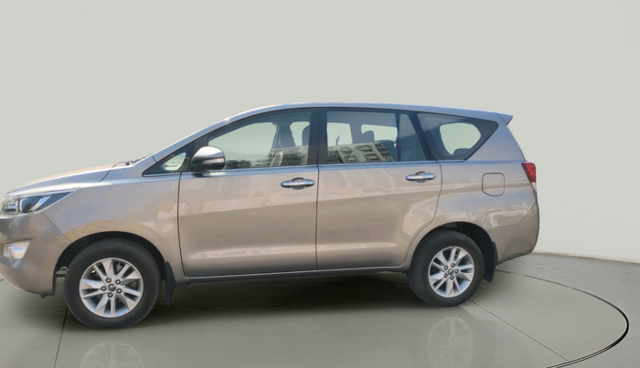 2016 Toyota Innova Crysta 2.4 VX 8 STR, Diesel, Manual, 1,07,235 km, exterior