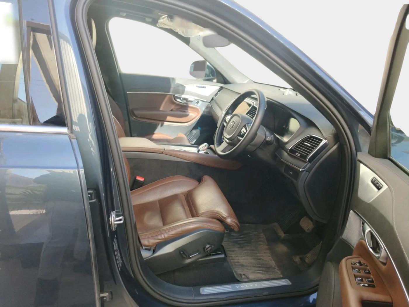 2024 Volvo XC 90 B6 INSCRIPTION, Petrol, Automatic, 16,000 km, interior
