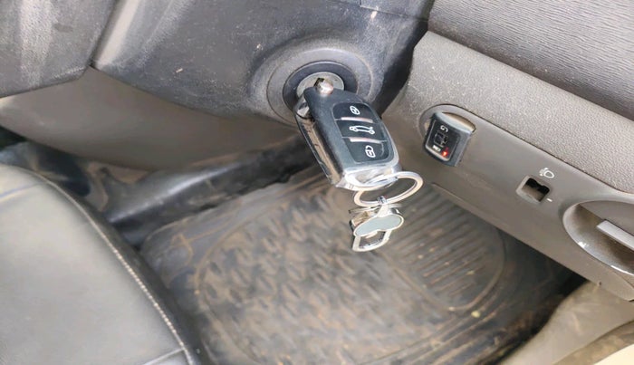 2011 Hyundai i10 MAGNA 1.1, Petrol, Manual, 1,16,551 km, interior