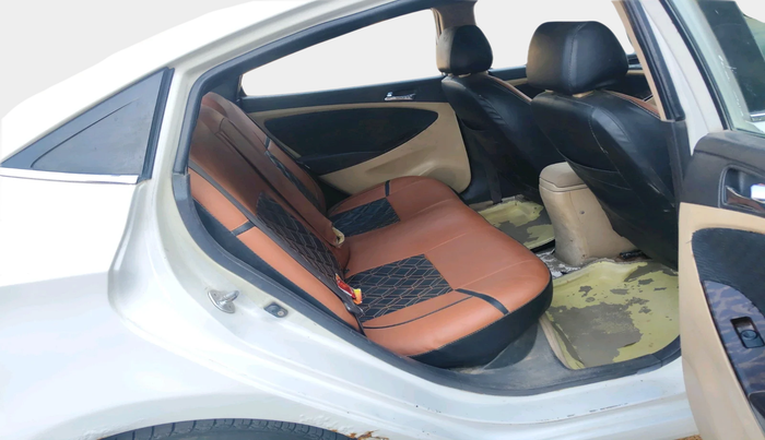 2011 Hyundai Verna FLUIDIC 1.6 CRDI, Diesel, Manual, 1,61,084 km, interior