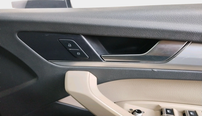 2018 Audi Q5 35 TDI PREMIUM PLUS, Diesel, Automatic, 1,09,806 km, interior