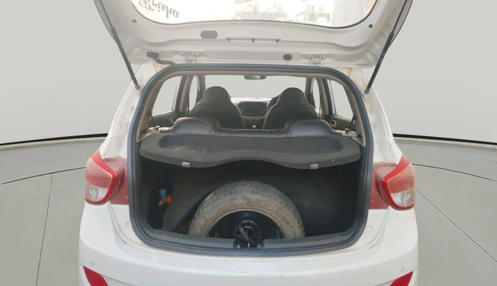 2015 Hyundai Grand i10 SPORTZ 1.2 KAPPA VTVT, Petrol, Manual, 65,763 km, exterior