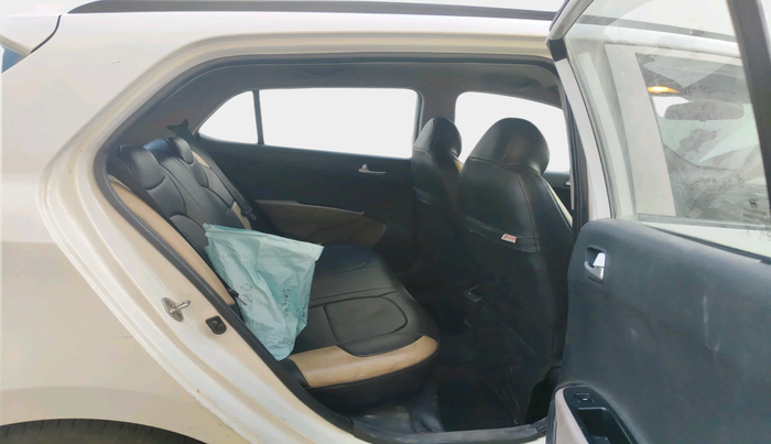 2015 Hyundai Grand i10 SPORTZ 1.2 KAPPA VTVT, Petrol, Manual, 65,763 km, interior