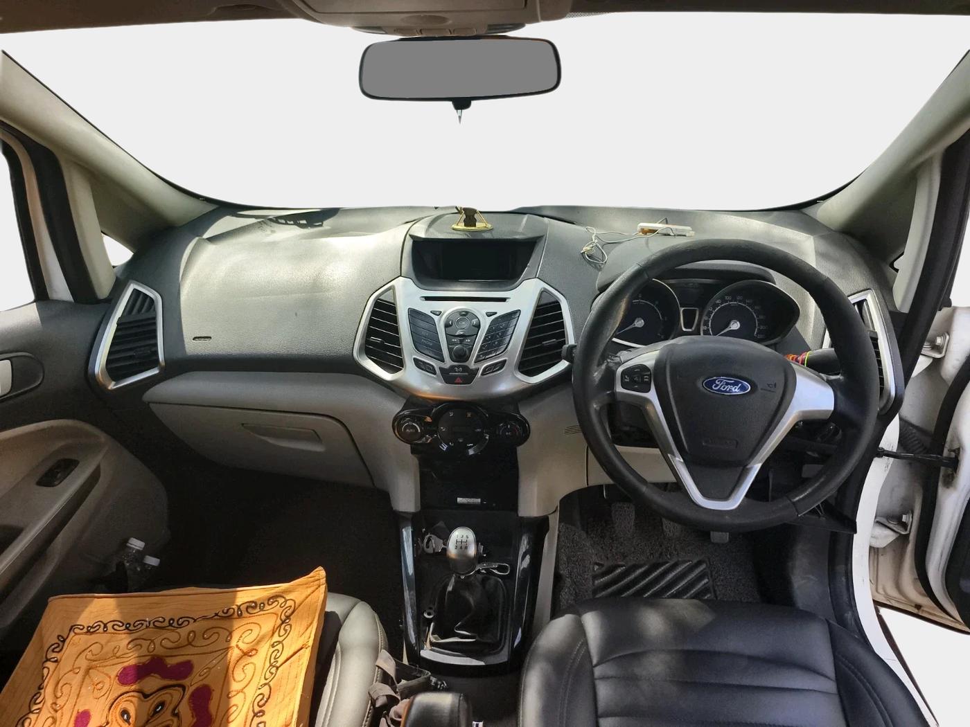 2016 Ford Ecosport TITANIUM 1.5L DIESEL, Diesel, Manual, 1,79,059 km, interior