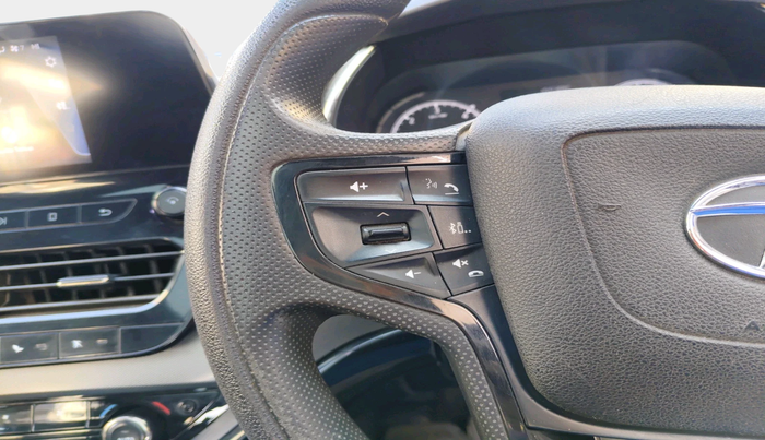 2022 Tata Harrier XTA 2.0L KRYOTEC PLUS, Diesel, Automatic, 82,314 km, interior