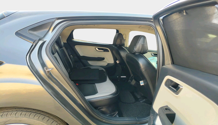 2022 Tata ALTROZ XZ PETROL, Petrol, Manual, 64,234 km, interior