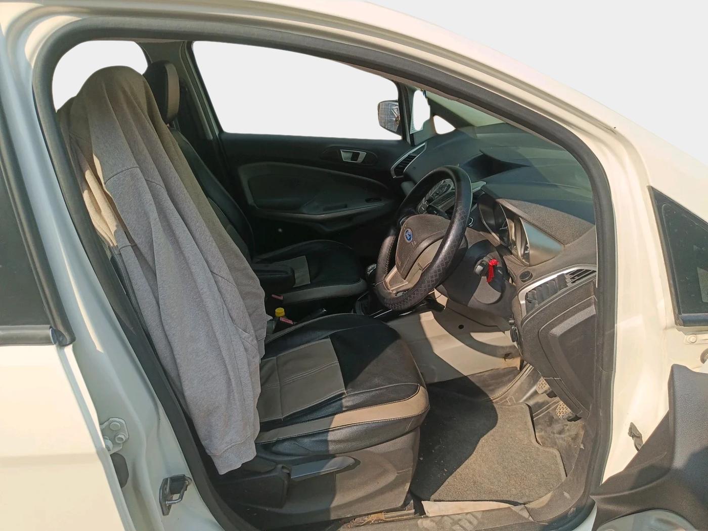 2016 Ford Ecosport TITANIUM 1.5L PETROL, CNG, Manual, 1,04,685 km, interior