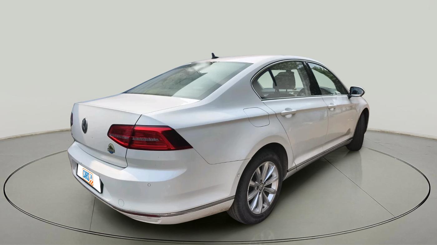 2018 Volkswagen Passat HIGHLINE DSG, Diesel, Automatic, 1,33,051 km, exterior